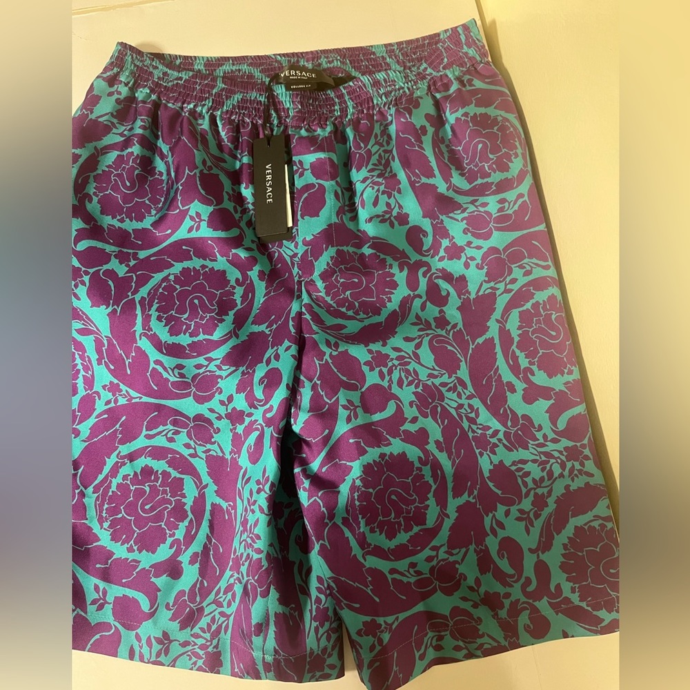 Versace men’s silk shorts. Size 48 college fit